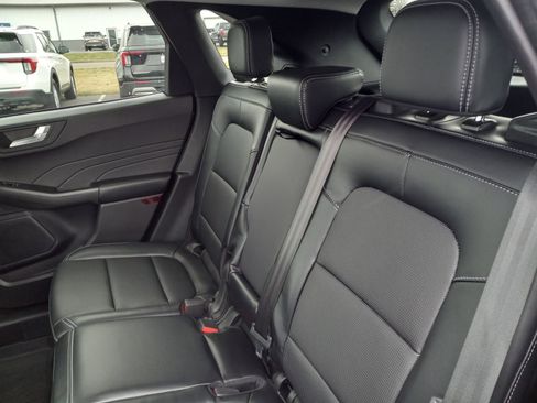 Used 2023 Ford Escape Platinum AWD/4WD image 15