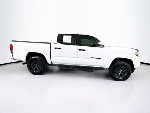 Used 2023 Toyota Tacoma SR5 AWD/4WD image 11