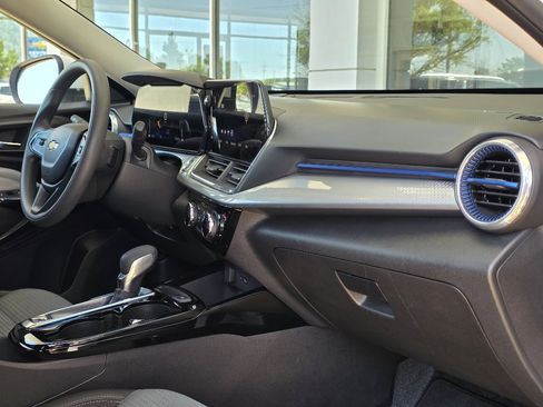 Used 2024 Chevrolet Trax LT image 14