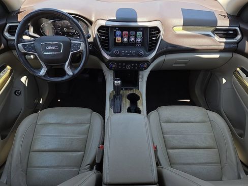 Used 2018 GMC Acadia Denali w/ Technology Package FWD image 9