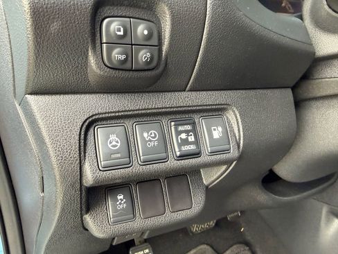 Used 2015 Nissan Leaf S w/ Charge Package FWD image 25