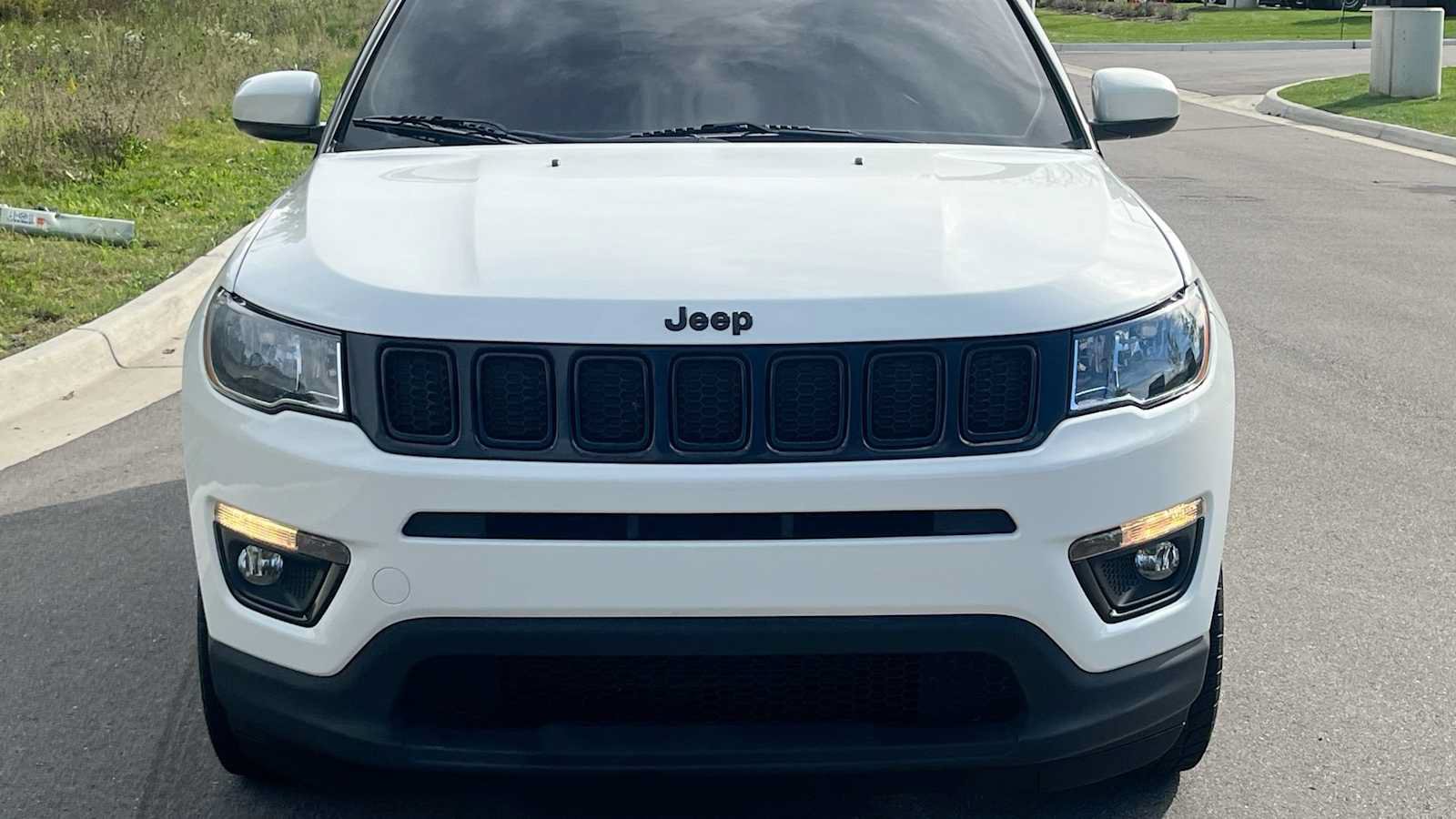 Used 2018 Jeep Compass Latitude w/ Popular Equipment Group FWD image 23