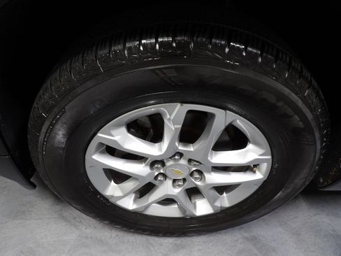 Used 2020 Chevrolet Traverse LS FWD image 25
