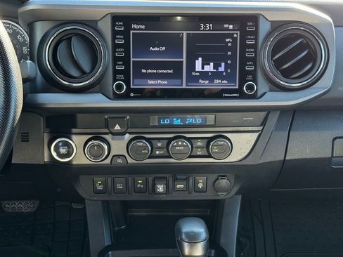 Used 2022 Toyota Tacoma TRD Off-Road image 24