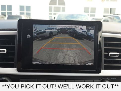 Used 2025 Hyundai Venue Limited FWD image 19