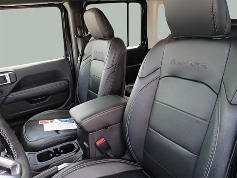 Certified 2022 Jeep Wrangler Unlimited Sahara w/ Cold Weather Group image 22