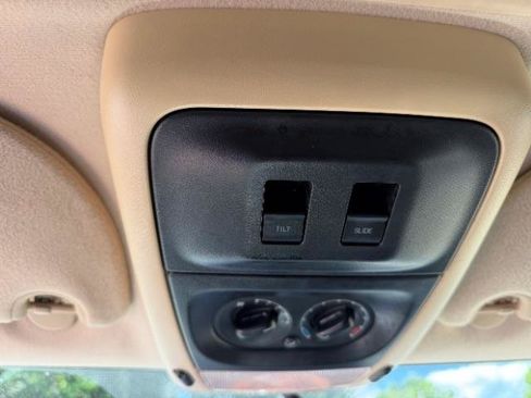 Used 2010 Ford Explorer XLT RWD image 24