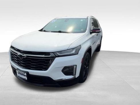 Certified 2022 Chevrolet Traverse Premier w/ Redline Edition AWD/4WD image 2