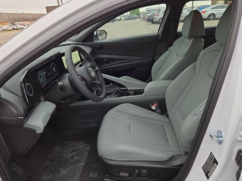 New 2025 Hyundai Elantra Limited image 25
