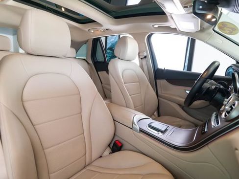 Certified 2022 Mercedes-Benz GLC 300 4MATIC image 12