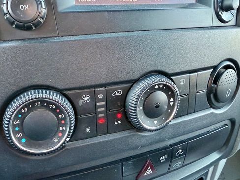 Used 2014 Mercedes-Benz Sprinter 3500 image 21