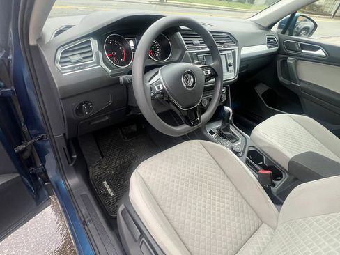 Used 2018 Volkswagen Tiguan S image 23