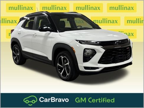 Used 2022 Chevrolet TrailBlazer RS w/ Sun and Liftgate Package image 1