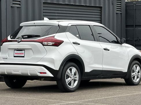 Used 2023 Nissan Kicks S image 8