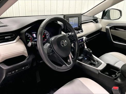 Used 2020 Toyota RAV4 XLE Premium AWD/4WD image 14