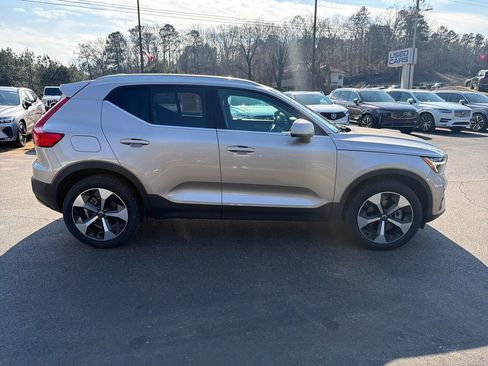 Certified 2024 Volvo XC40 B5 Plus w/ Protection Package Premier image 7