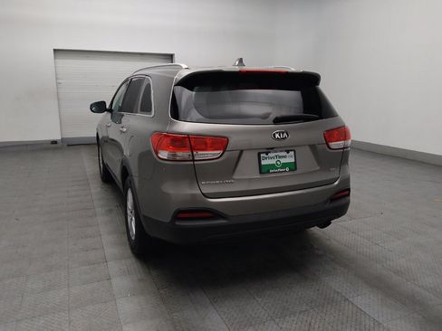 Used 2018 Kia Sorento FWD image 5