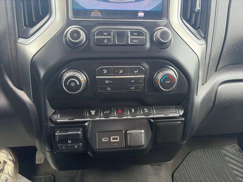 Used 2021 Chevrolet Silverado 2500 LT AWD/4WD image 20