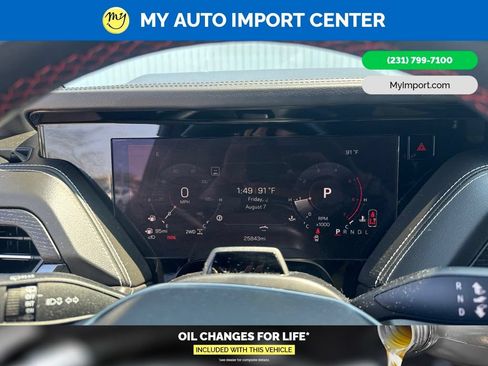 Used 2025 GMC Yukon XL AT4 Ultimate AWD/4WD image 19