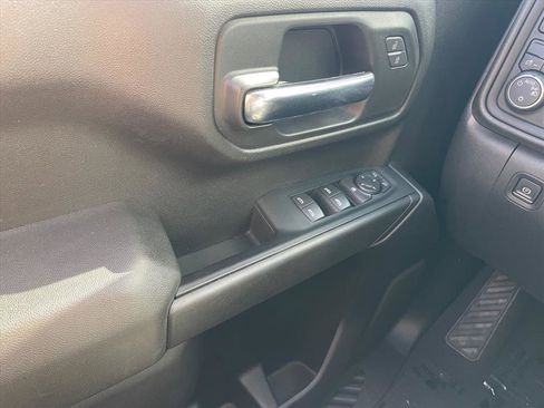 Used 2022 Chevrolet Silverado 1500 Custom Trail Boss w/ LPO, Dark Essentials Package image 18