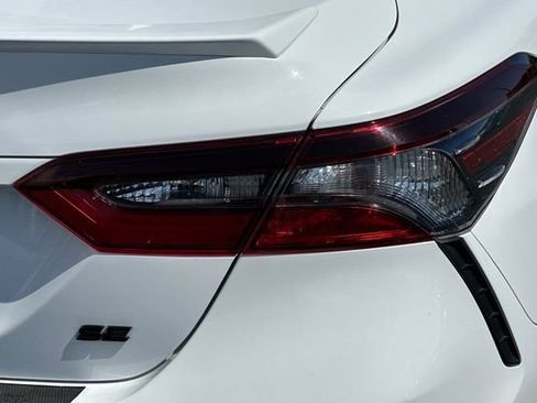 Used 2021 Toyota Camry SE w/ Carpet Mat Package (TMS) FWD image 28