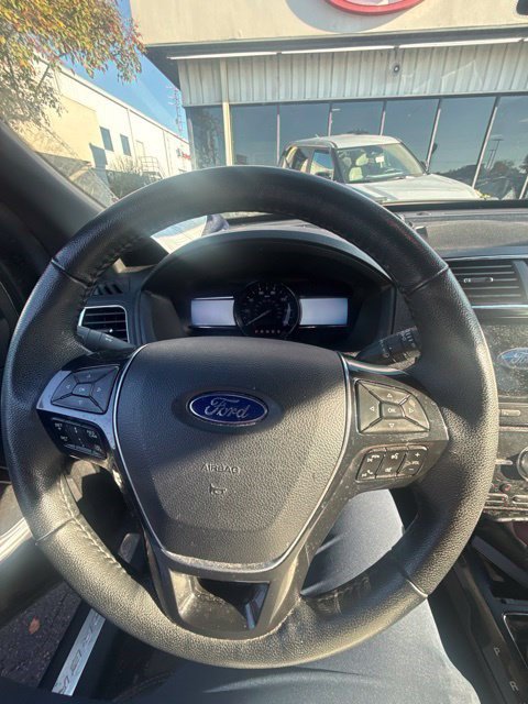 Used 2018 Ford Explorer Limited w/ Equipment Group 301A AWD/4WD image 6