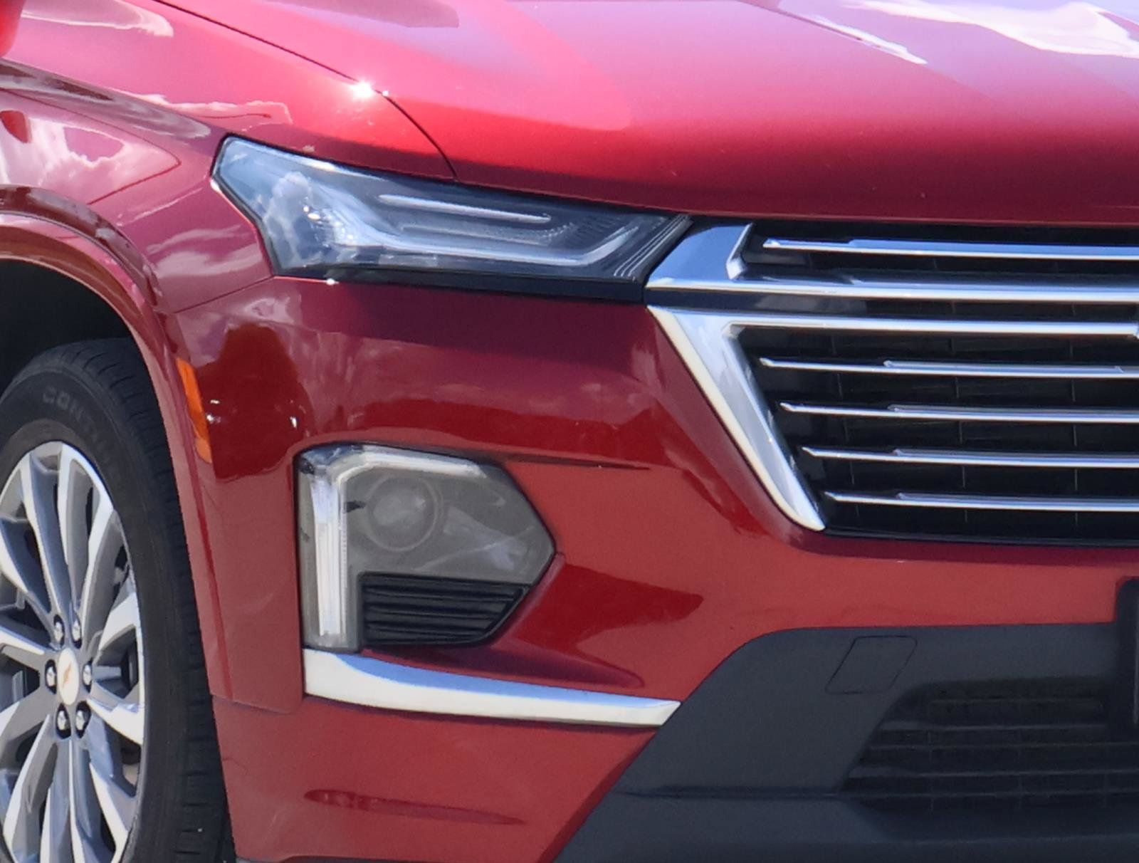 Used 2023 Chevrolet Traverse Premier FWD image 9