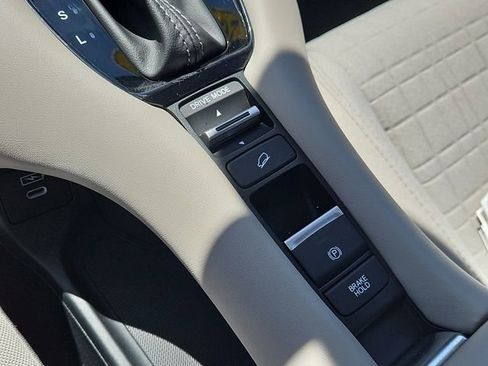 Used 2026 Honda HR-V LX image 27