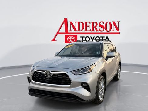 Certified 2025 Toyota Highlander Limited FWD image 1