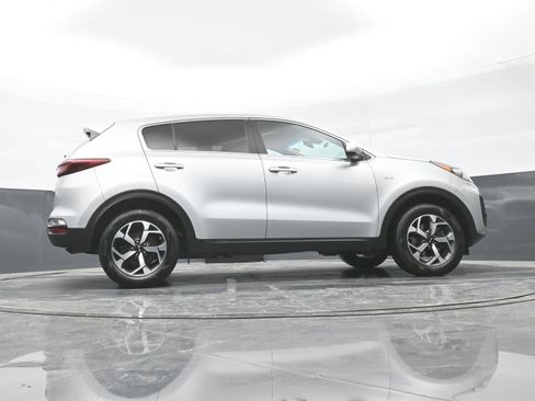 Used 2020 Kia Sportage LX image 44
