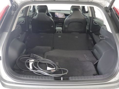 Used 2024 Kia Niro SX Touring FWD image 21