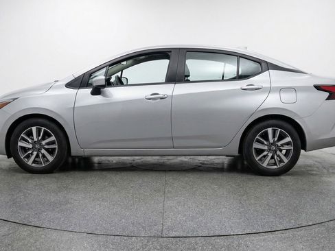 Used 2025 Nissan Versa SV FWD image 5