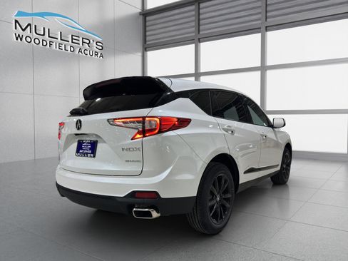 New 2026 Acura RDX SH-AWD image 3