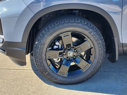 New 2026 Honda Ridgeline Black Edition image 8