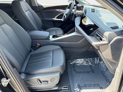 Certified 2025 Audi Q5 Premium w/ Convenience Package AWD/4WD image 10