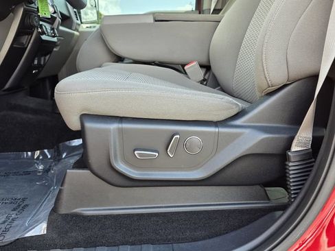 Used 2018 Ford F150 XLT w/ Equipment Group 302A Luxury AWD/4WD image 14