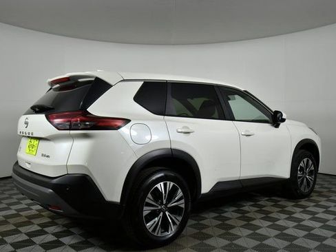 Used 2023 Nissan Rogue SV image 10