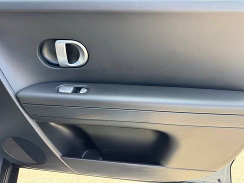 Certified 2024 Hyundai Ioniq 5 SE RWD image 8