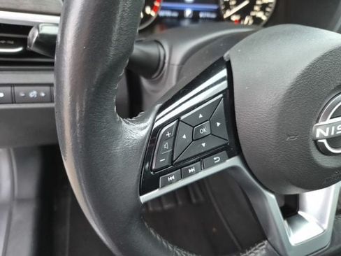 Used 2024 Nissan Altima 2.5 SV w/ SV Premium Package FWD image 18