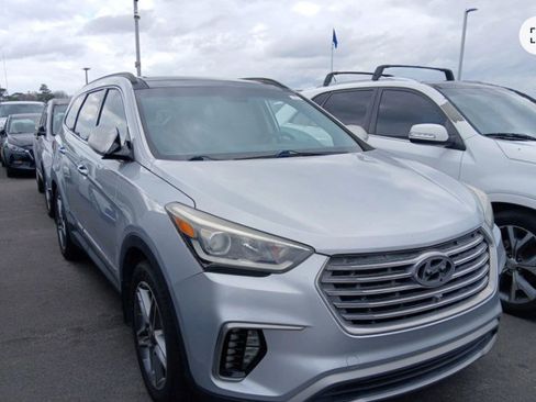 Used 2017 Hyundai Santa Fe FWD image 1