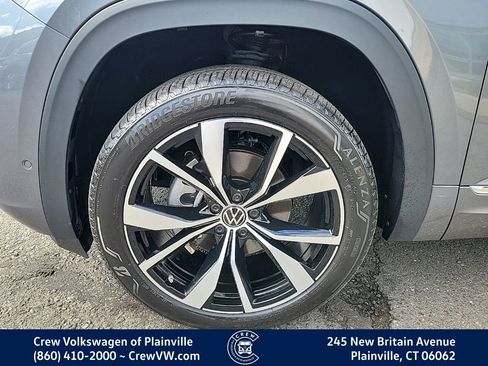 Certified 2024 Volkswagen Atlas SEL Premium R-Line AWD/4WD image 17