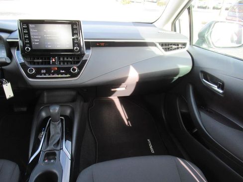Used 2020 Toyota Corolla LE image 14
