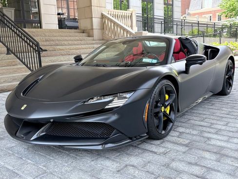 Used 2024 Ferrari SF90 Spider AWD/4WD image 5