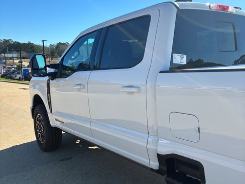 New 2026 Ford F250 Platinum image 9
