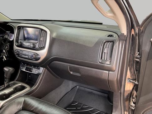Used 2015 GMC Canyon SLT w/ Driver Alert Package AWD/4WD image 18