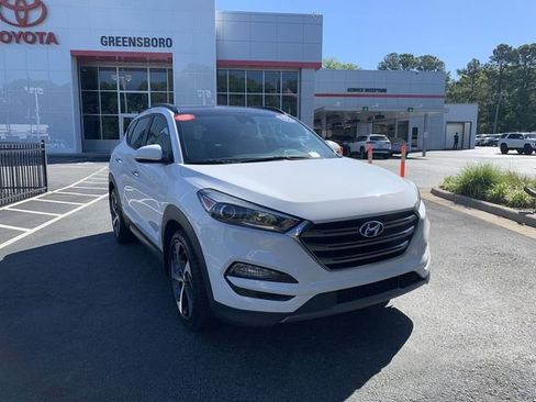 Used 2016 Hyundai Tucson Limited w/ Option Group 03 FWD image 2