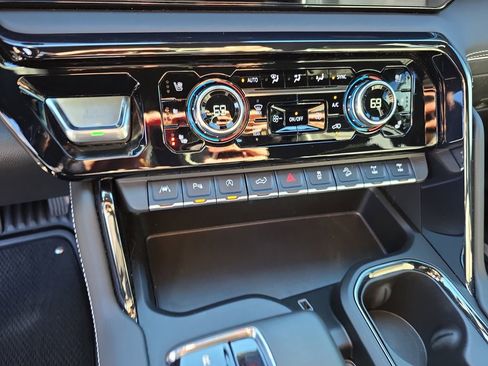 Used 2024 GMC Sierra 1500 AT4X image 29