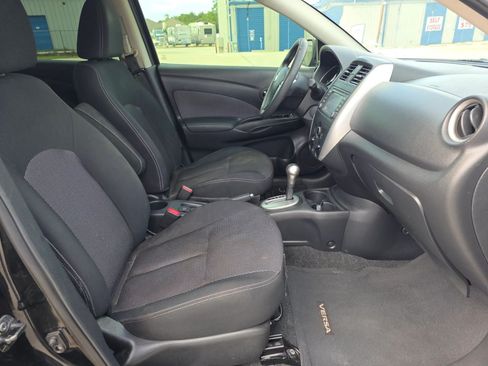 Used 2015 Nissan Versa w/ SL Tech Package FWD image 47