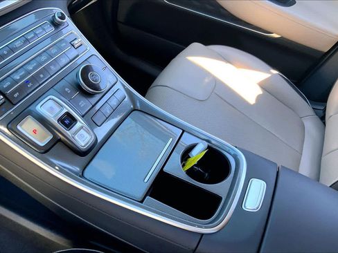 Used 2022 Hyundai Santa Fe SEL w/ Convenience + Premium Package image 16