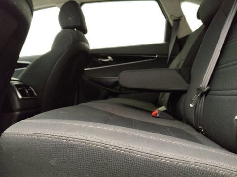 Used 2020 Kia Sorento FWD V6 image 18